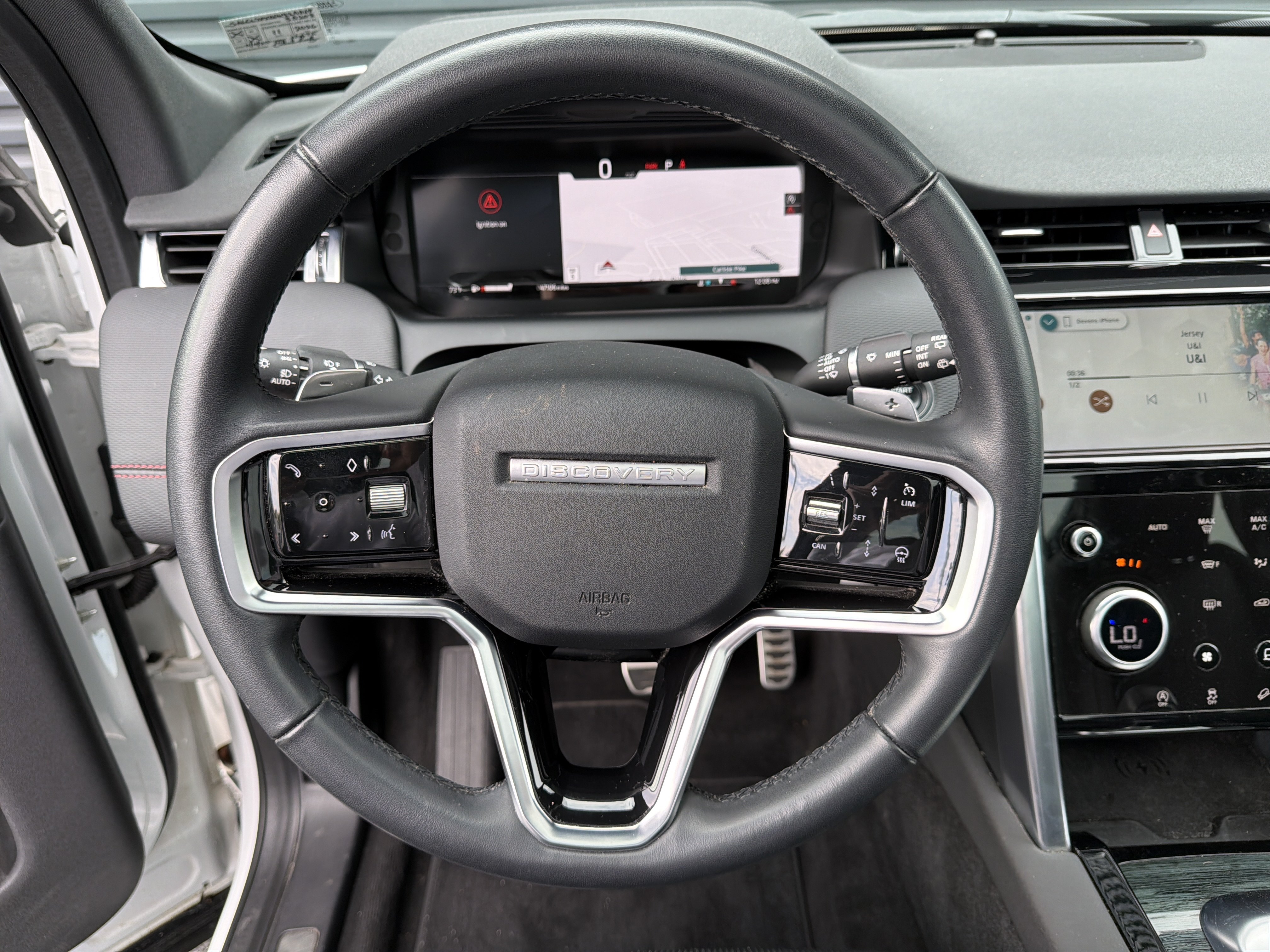 Used 2023 Land Rover Discovery Sport SE R-Dynamic AWD/4WD image 15
