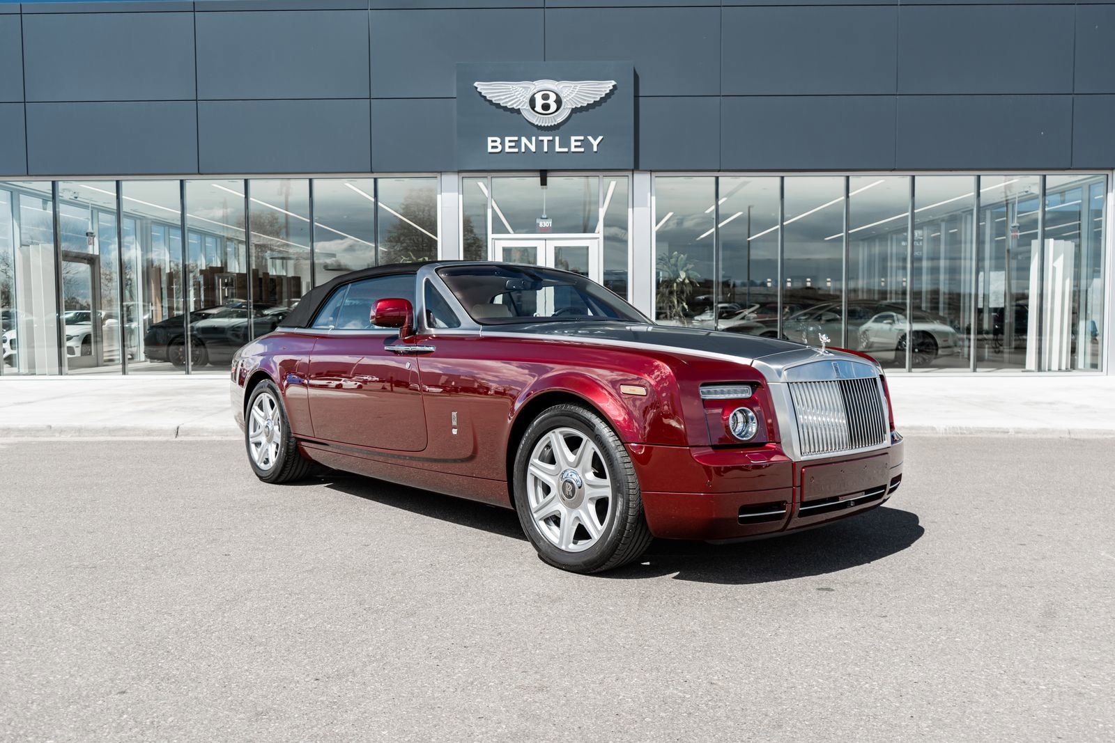 Used 2010 Rolls-Royce Phantom Drophead Coupe image 18
