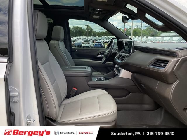 Certified 2022 GMC Yukon XL SLT w/ SLT Premium Package AWD/4WD image 32