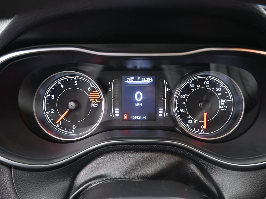 Used 2019 Jeep Cherokee Latitude w/ Popular Appearance Group AWD/4WD image 6