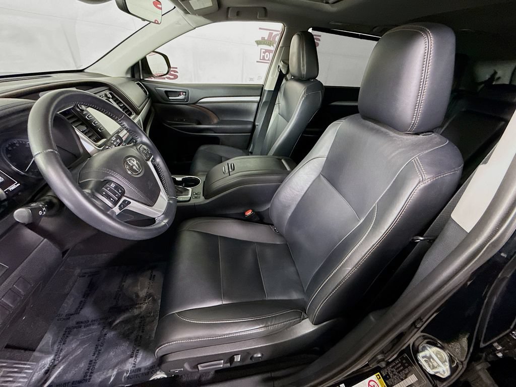 Certified 2019 Toyota Highlander XLE AWD/4WD image 27