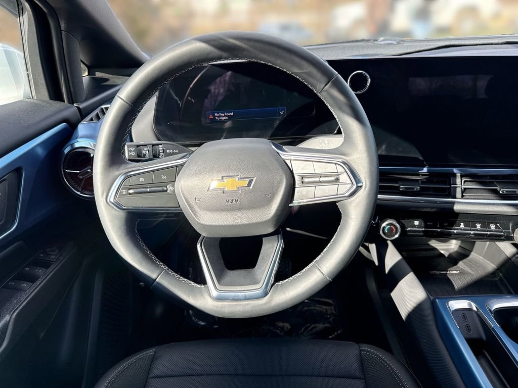 Used 2025 Chevrolet Equinox EV LT image 21