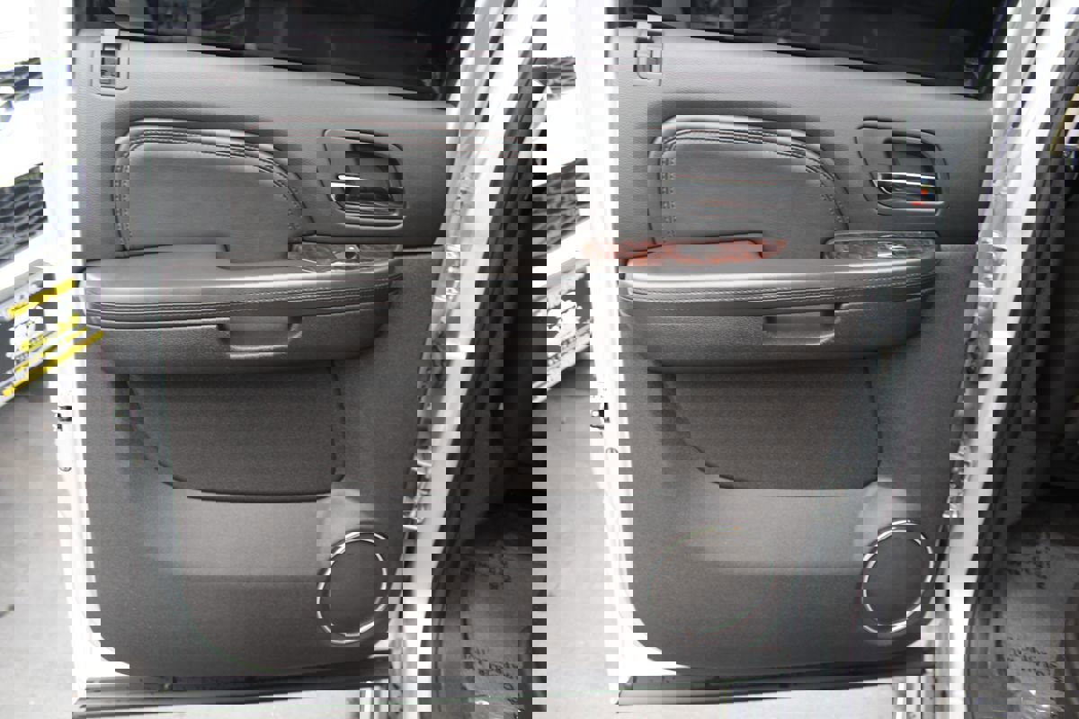 Used 2014 GMC Yukon XL Denali image 25