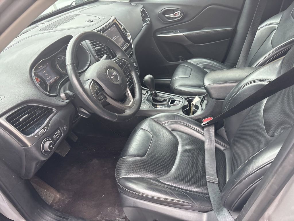 Used 2019 Jeep Cherokee Limited AWD/4WD image 12