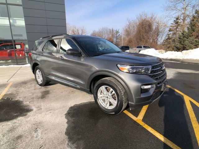 Used 2023 Ford Explorer XLT w/ Equipment Group 202A image 7