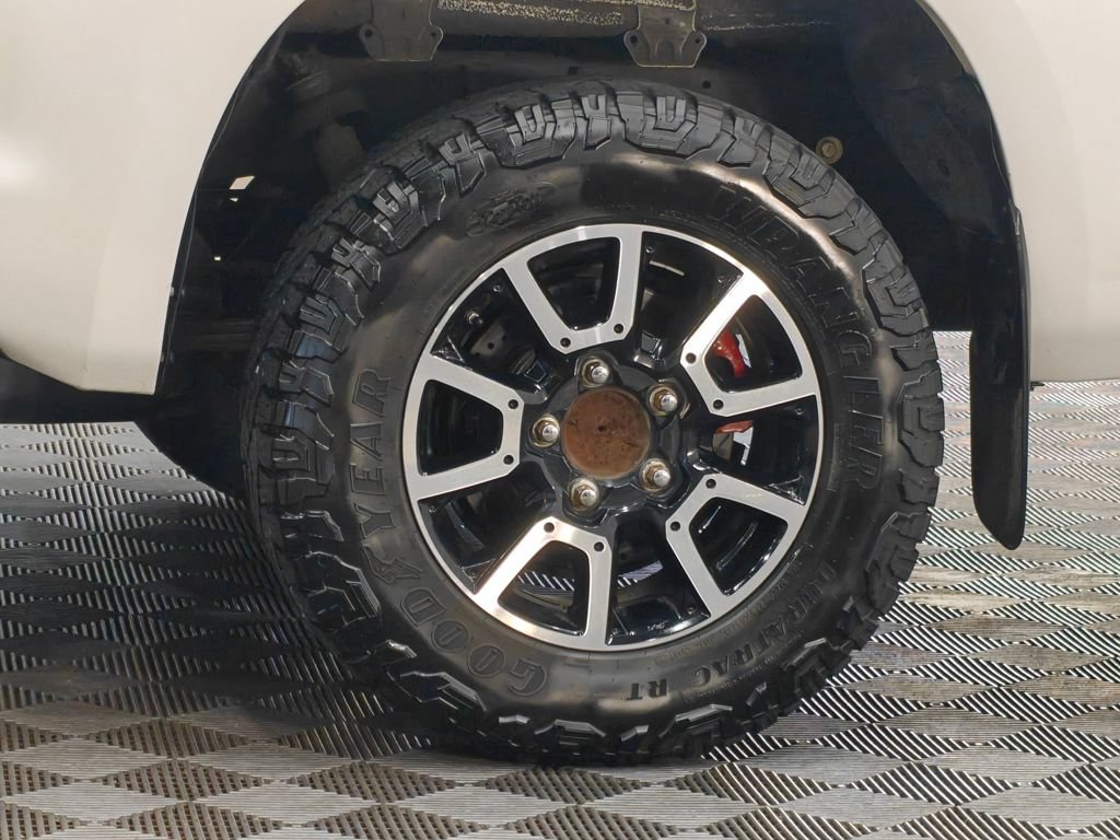 Used 2012 Toyota Tundra 4x4 CrewMax w/ Tow Pkg image 55