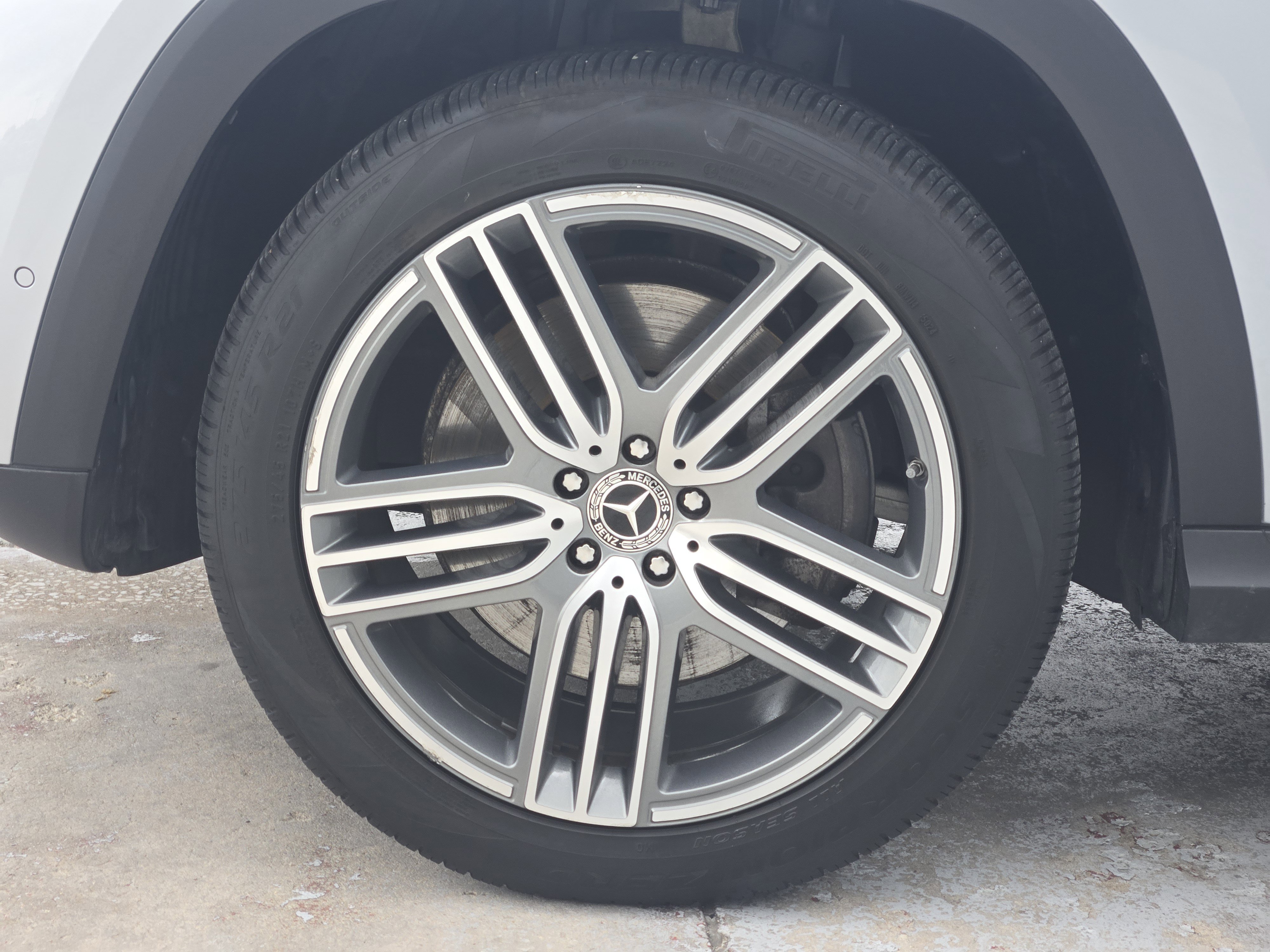 Used 2025 Mercedes-Benz GLS 450 4MATIC image 14