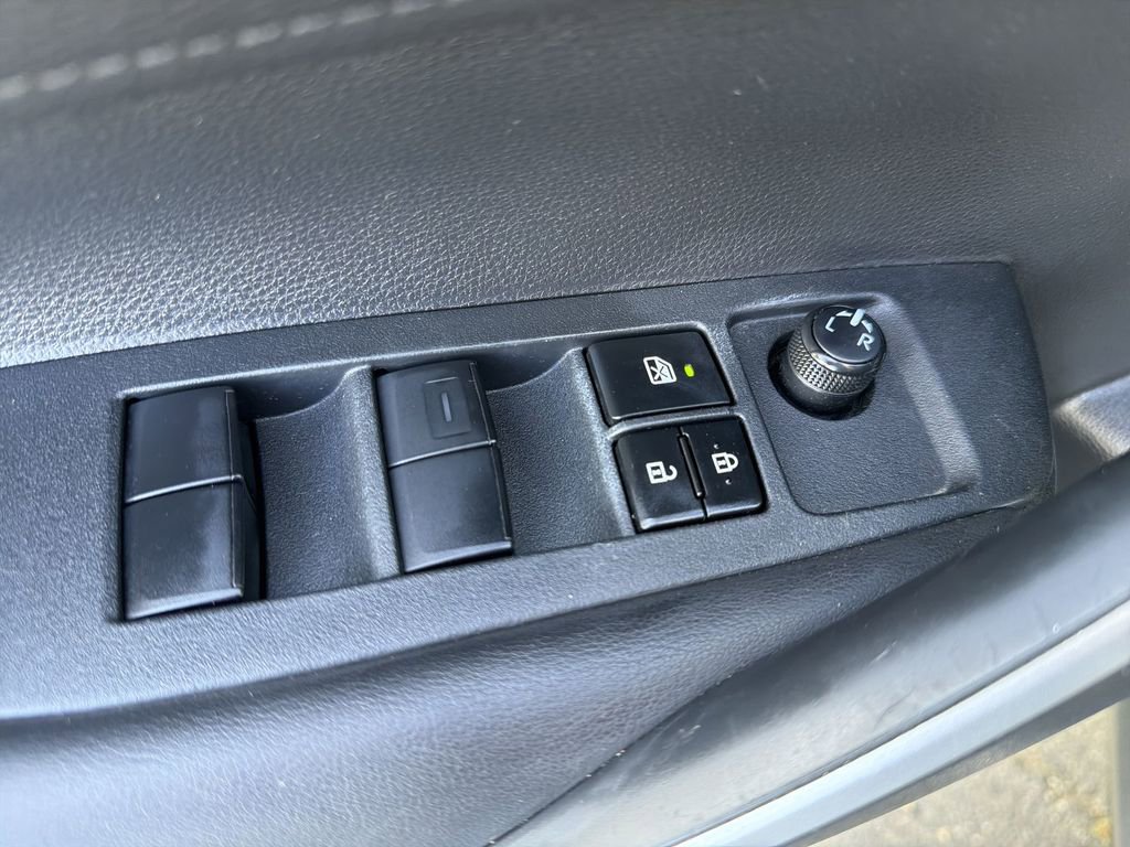 Used 2020 Toyota Corolla SE w/ Carpet Mat Package (TMS) FWD image 15