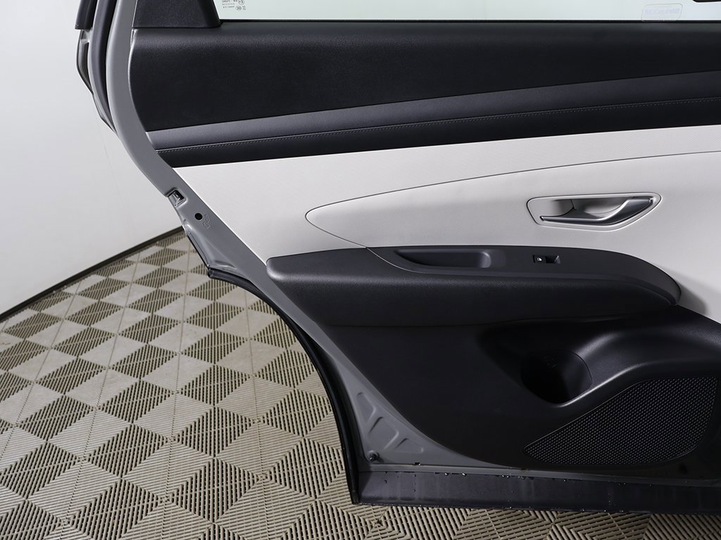 Certified 2025 Hyundai Tucson SE image 20