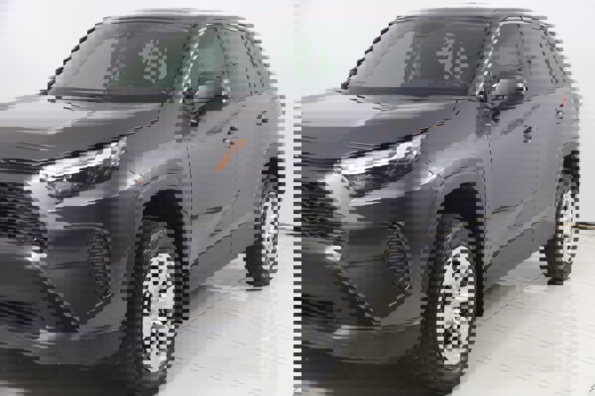 Used 2024 Toyota RAV4 LE FWD image 43