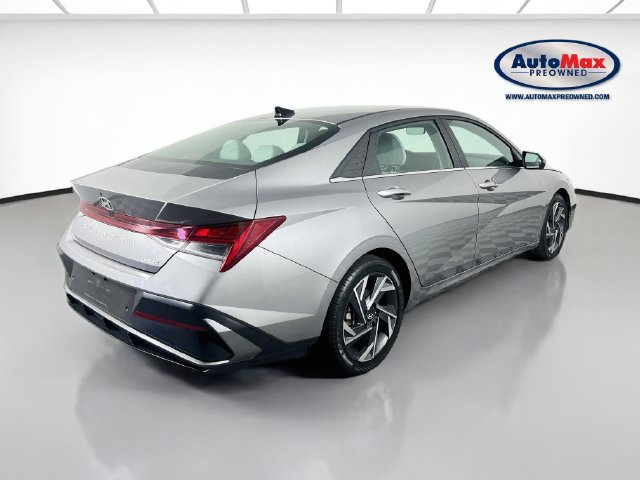 Used 2024 Hyundai Elantra Limited FWD image 2