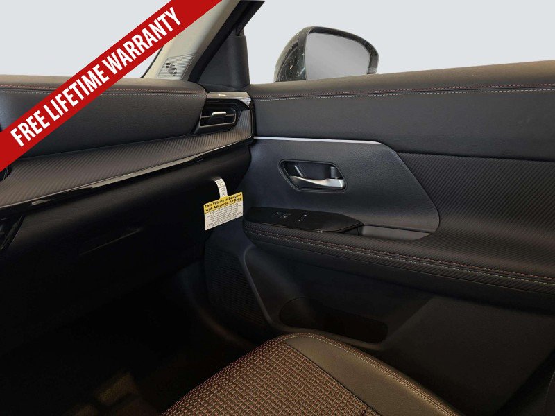 New 2026 Nissan Kicks SR w/ SR Premium Package FWD image 24