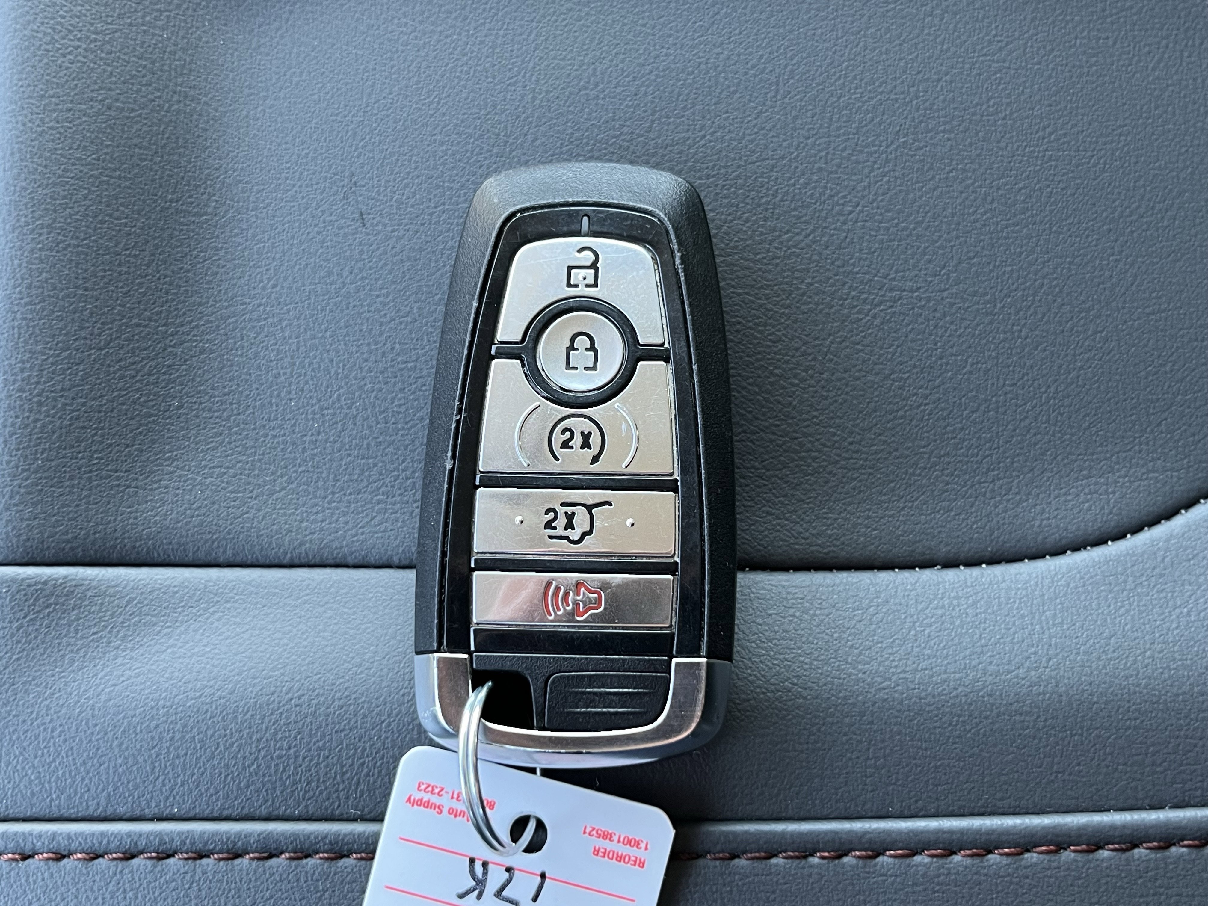 Used 2025 Ford Expedition Active image 36