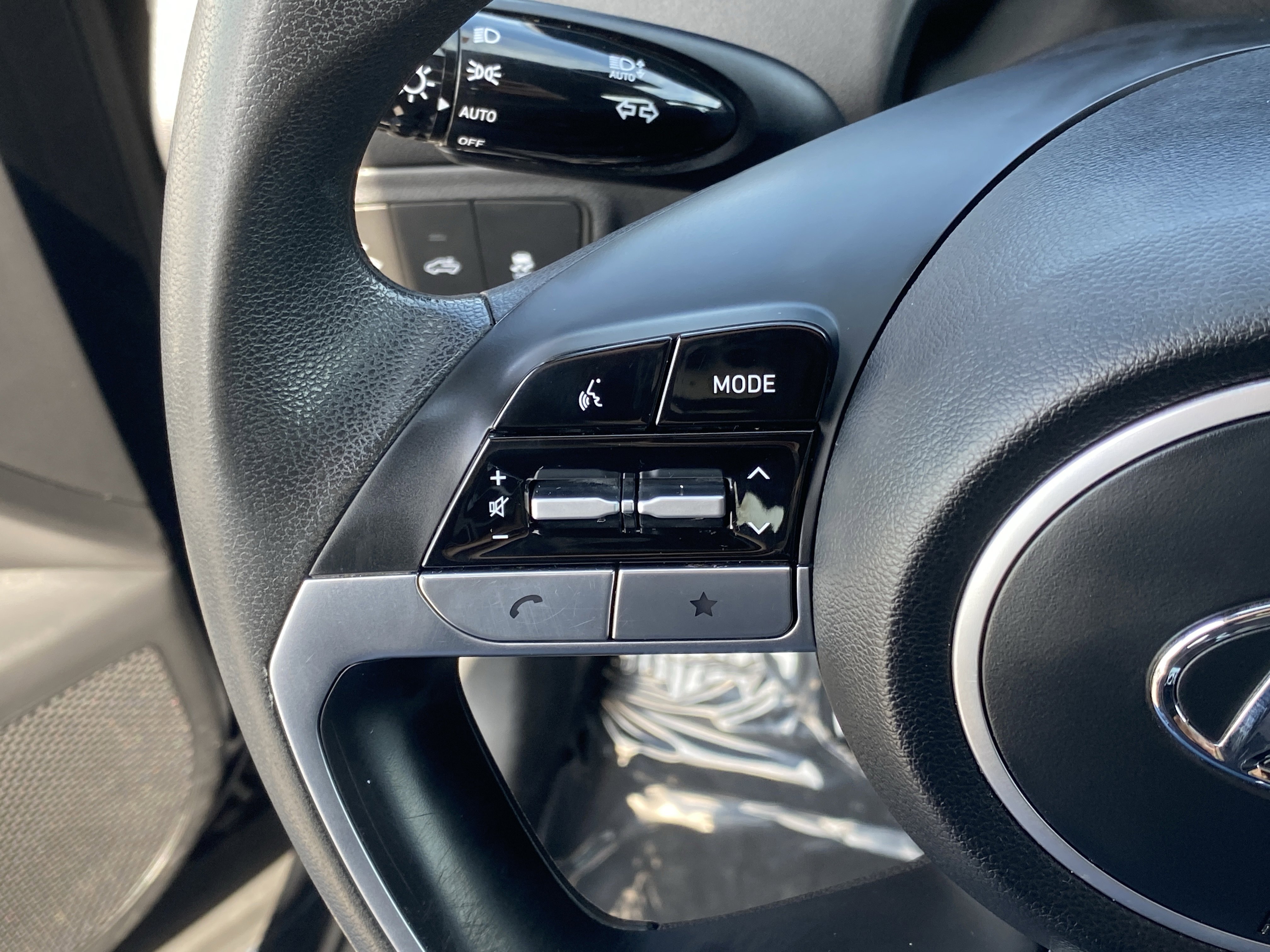 Used 2023 Hyundai Santa Cruz SE image 24