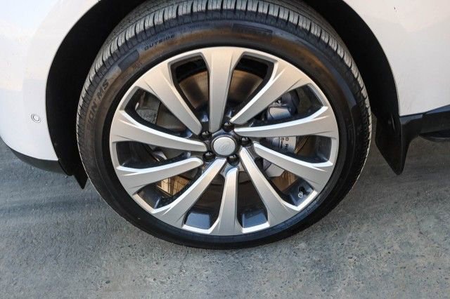 New 2025 Land Rover Range Rover Long Wheelbase SE image 13