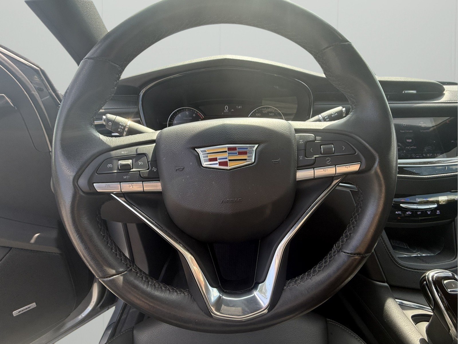 Used 2025 Cadillac XT6 Luxury w/ LPO, Floor Liner Package AWD/4WD image 21
