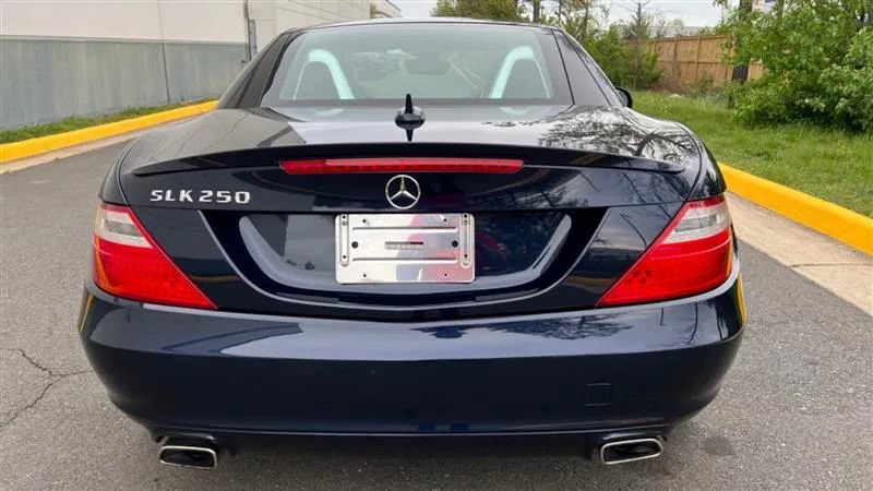 Used 2014 Mercedes-Benz SLK 250 image 16