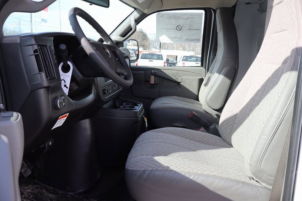 New 2026 Chevrolet Express 3500 Work Van w/ Power Convenience Package image 6