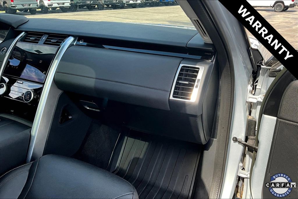 Used 2024 Land Rover Discovery S image 25