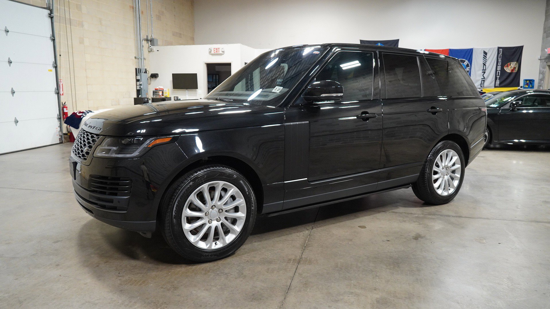 Used 2022 Land Rover Range Rover image 13