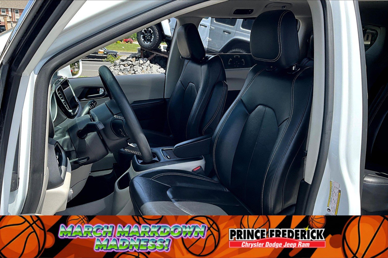 Used 2022 Chrysler Pacifica Touring-L image 20
