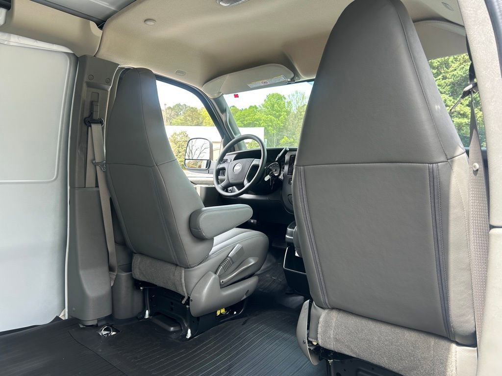 New 2026 Chevrolet Express 2500 Extended image 39