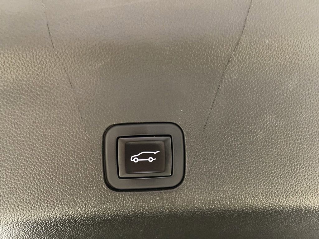 Used 2022 Chevrolet Tahoe High Country AWD/4WD image 16