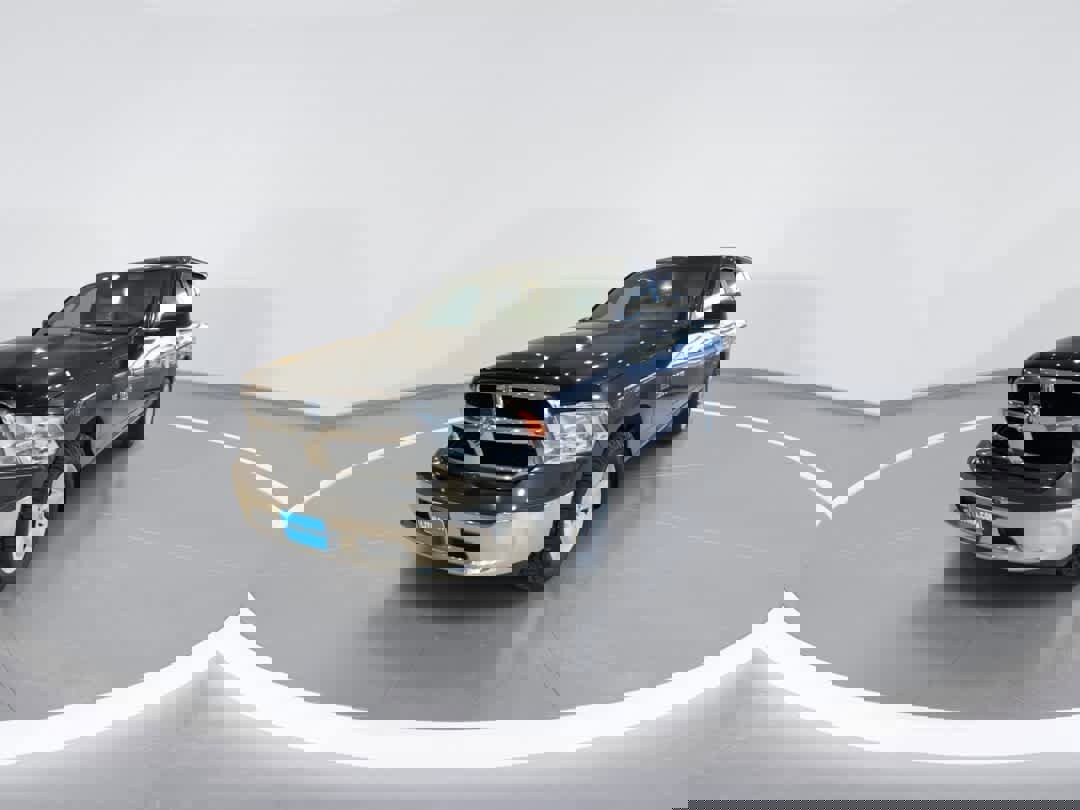 Used 2017 RAM 1500 Classic SLT image 4