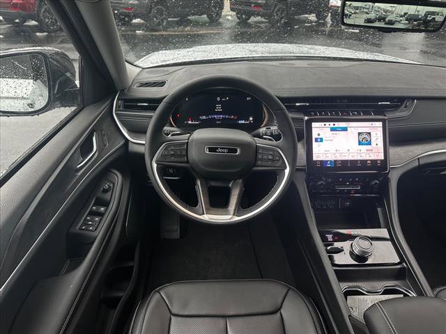 Used 2024 Jeep Grand Cherokee L Limited w/ Luxury Tech Group II image 9