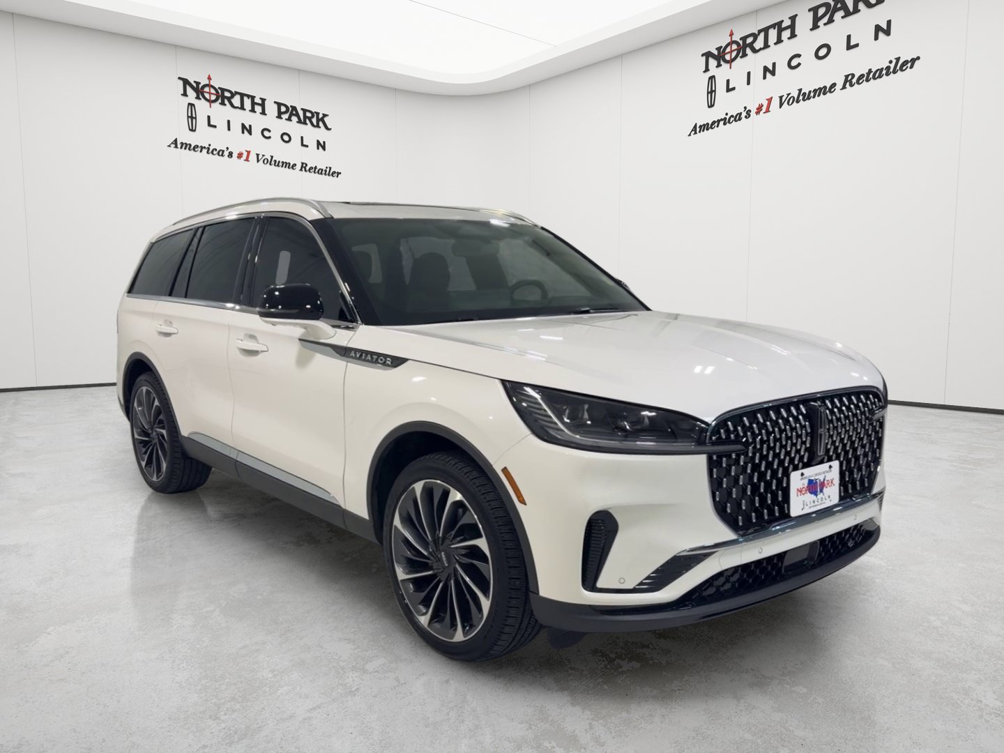 Used 2026 Lincoln Aviator Reserve AWD/4WD image 7