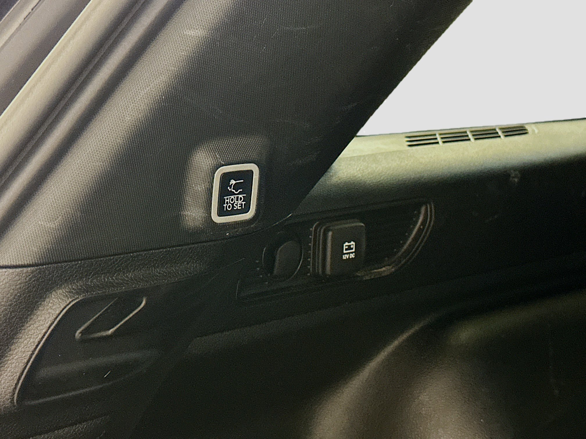 Used 2025 Jeep Grand Cherokee Altitude AWD/4WD image 30