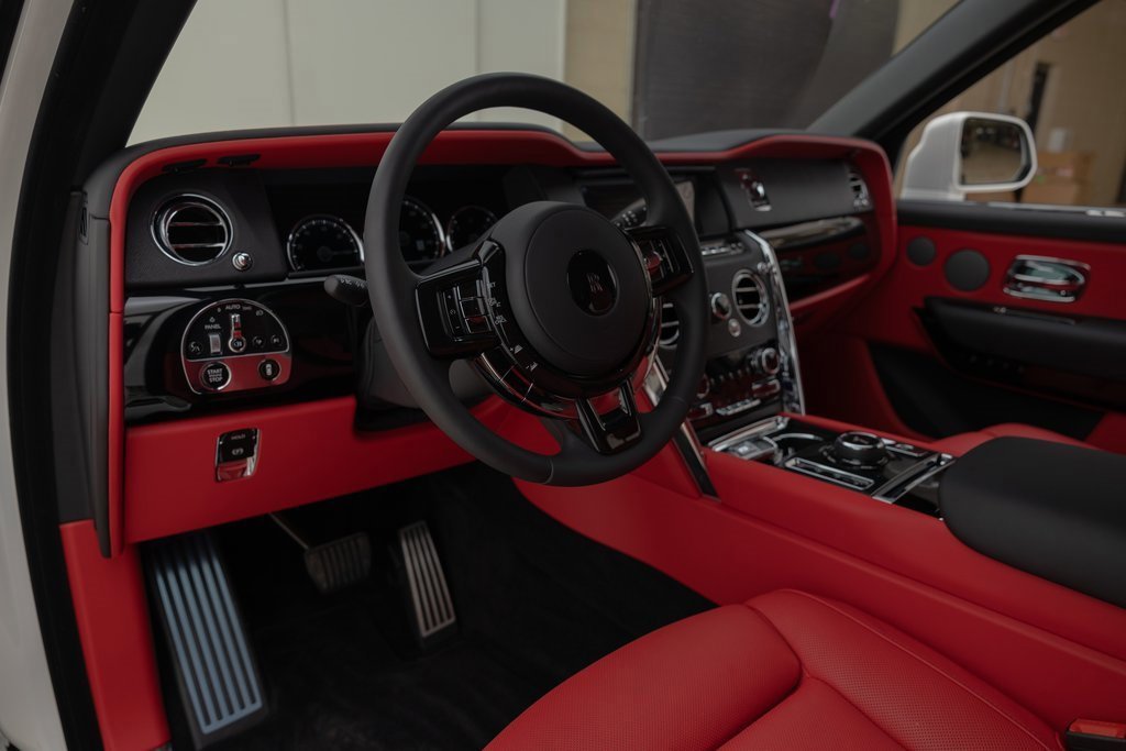 Used 2023 Rolls-Royce Cullinan image 22