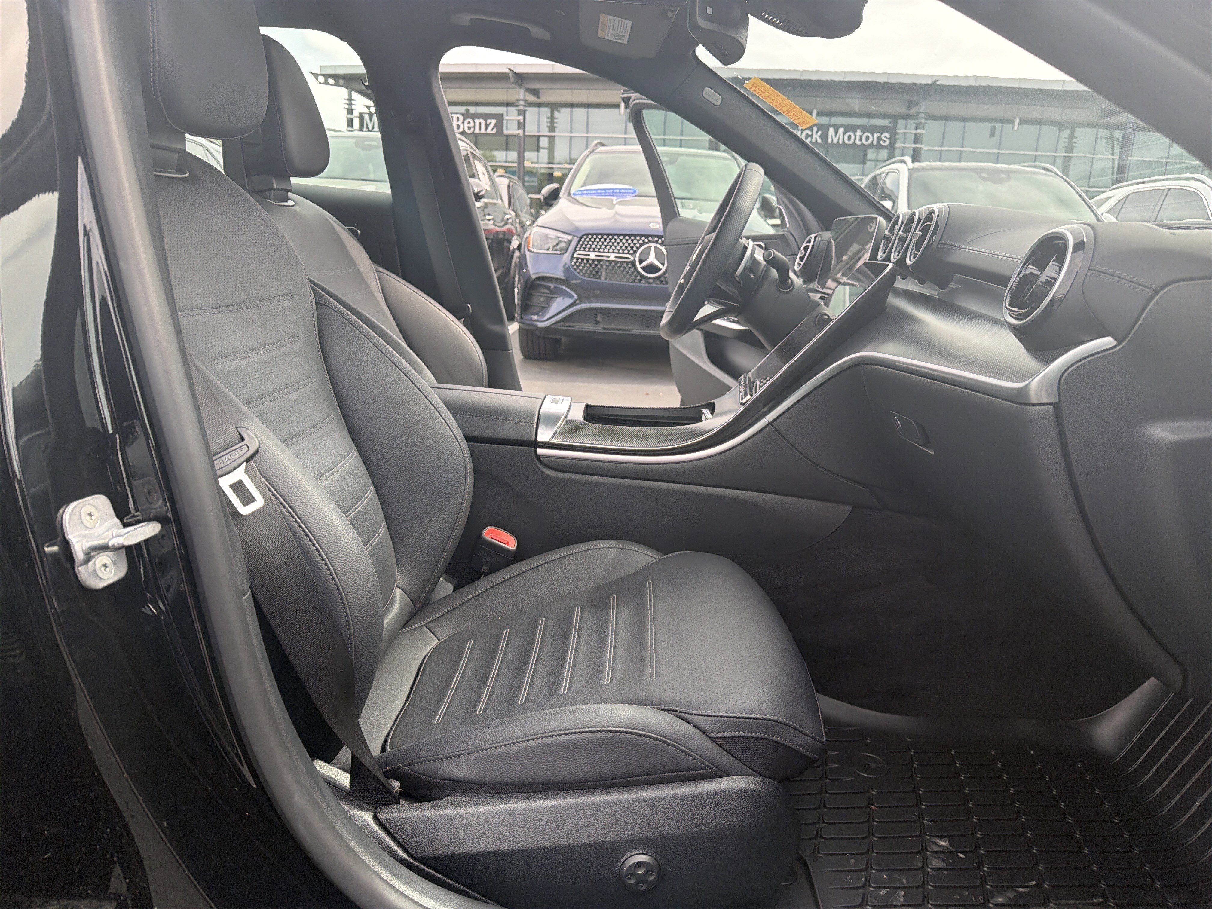 Certified 2024 Mercedes-Benz C 300 4MATIC Sedan image 34