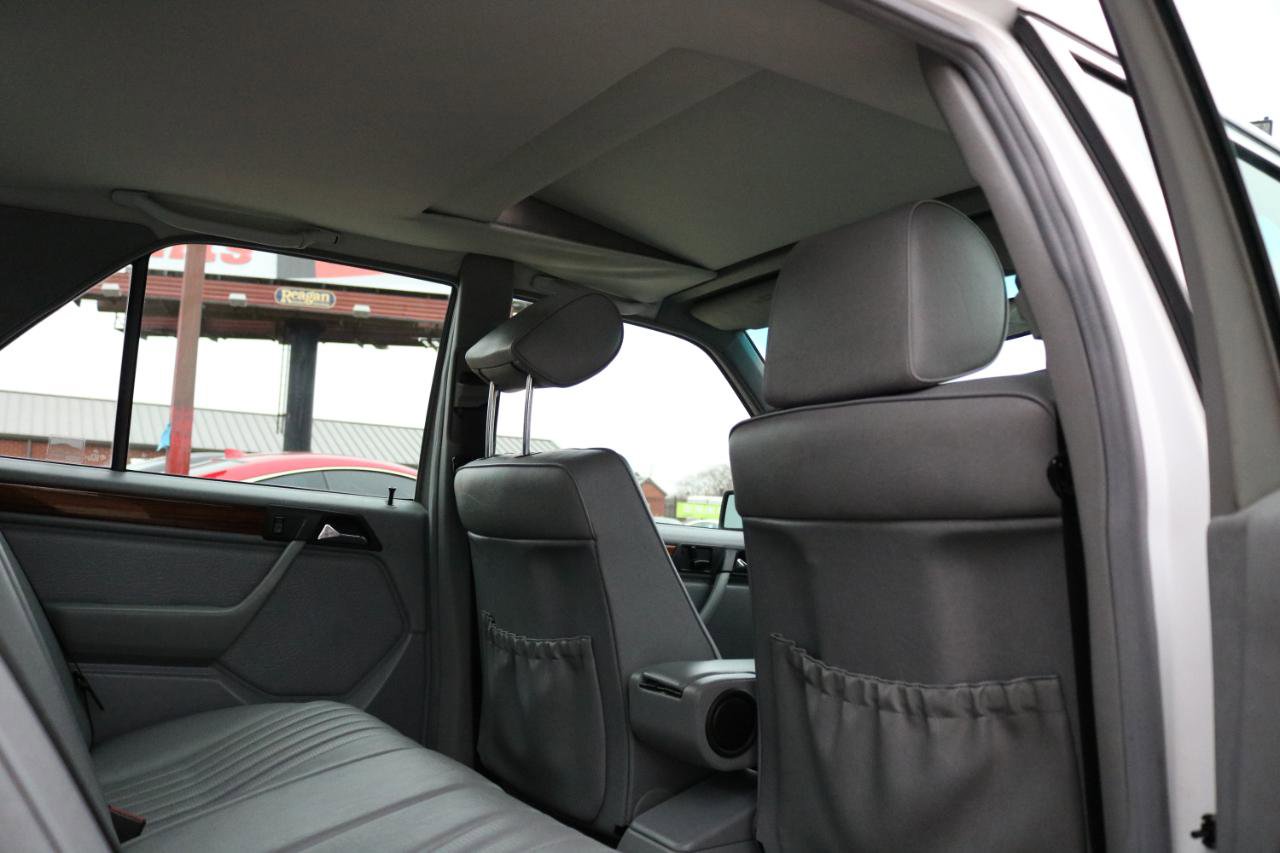 Used 1993 Mercedes-Benz 300 E 2.8 image 38