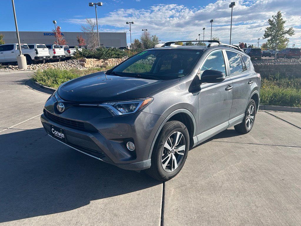 Used 2018 Toyota RAV4 XLE AWD/4WD image 3