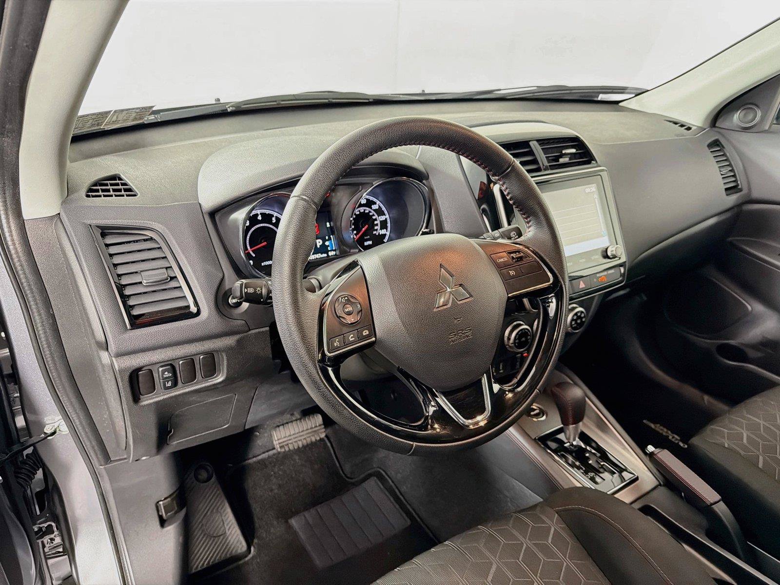 Used 2025 Mitsubishi Outlander Sport LE AWD/4WD image 16