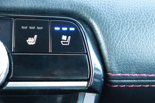 Certified 2025 Honda Pilot Black Edition image 22