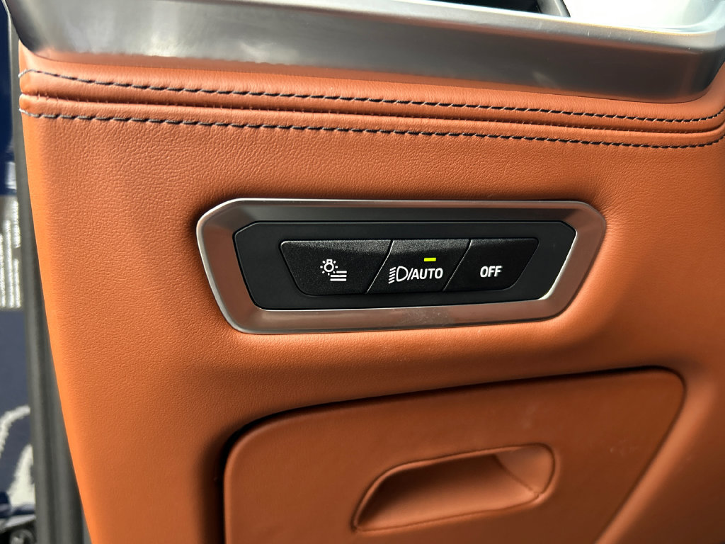 Used 2025 BMW ALPINA XB7 AWD/4WD image 13