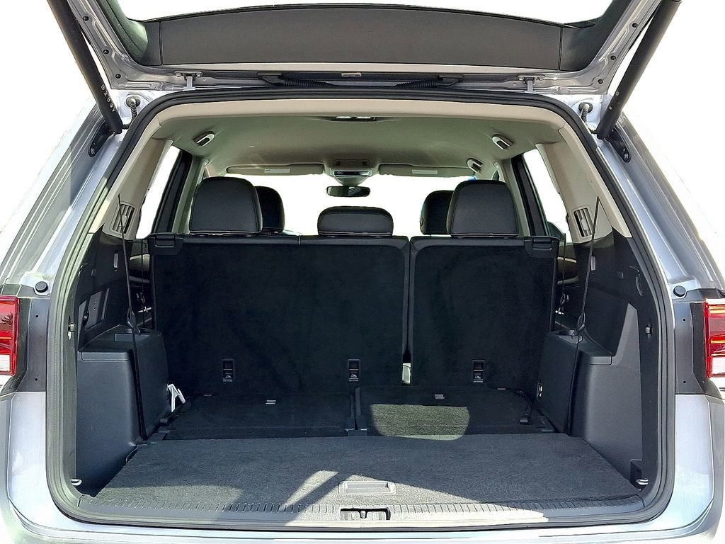 Used 2025 Volkswagen Atlas SE image 28