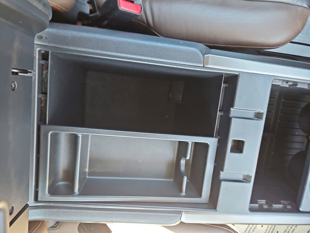 Used 2016 Nissan Titan Platinum Reserve image 25