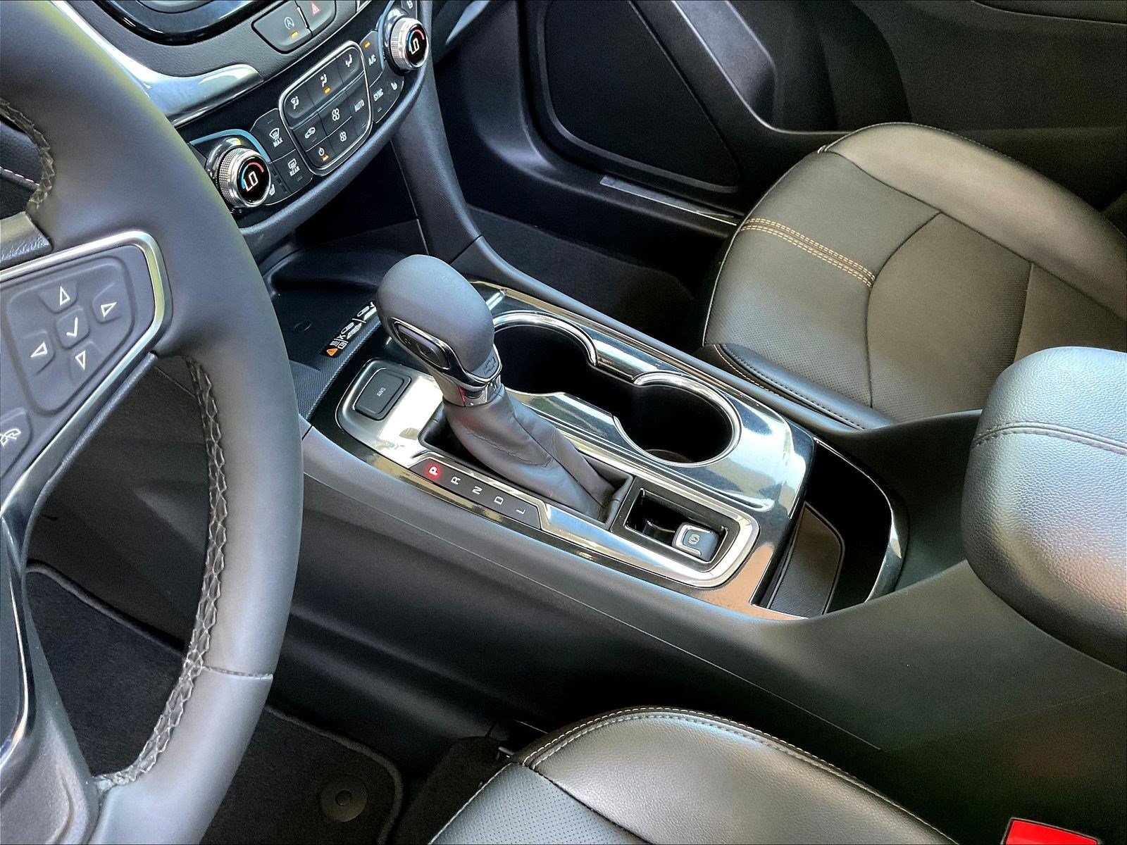 Used 2024 Chevrolet Equinox Premier AWD/4WD image 18