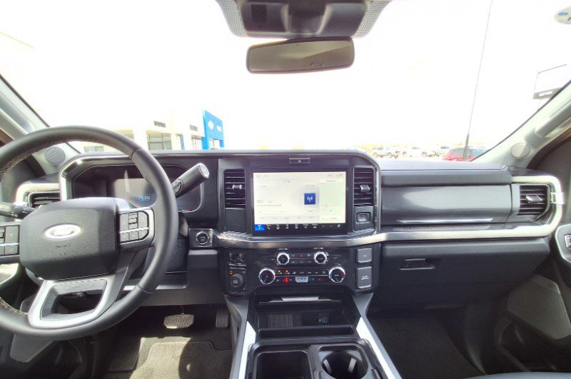 Used 2025 Ford F450 Lariat w/ Snow Plow/Camper Package image 17