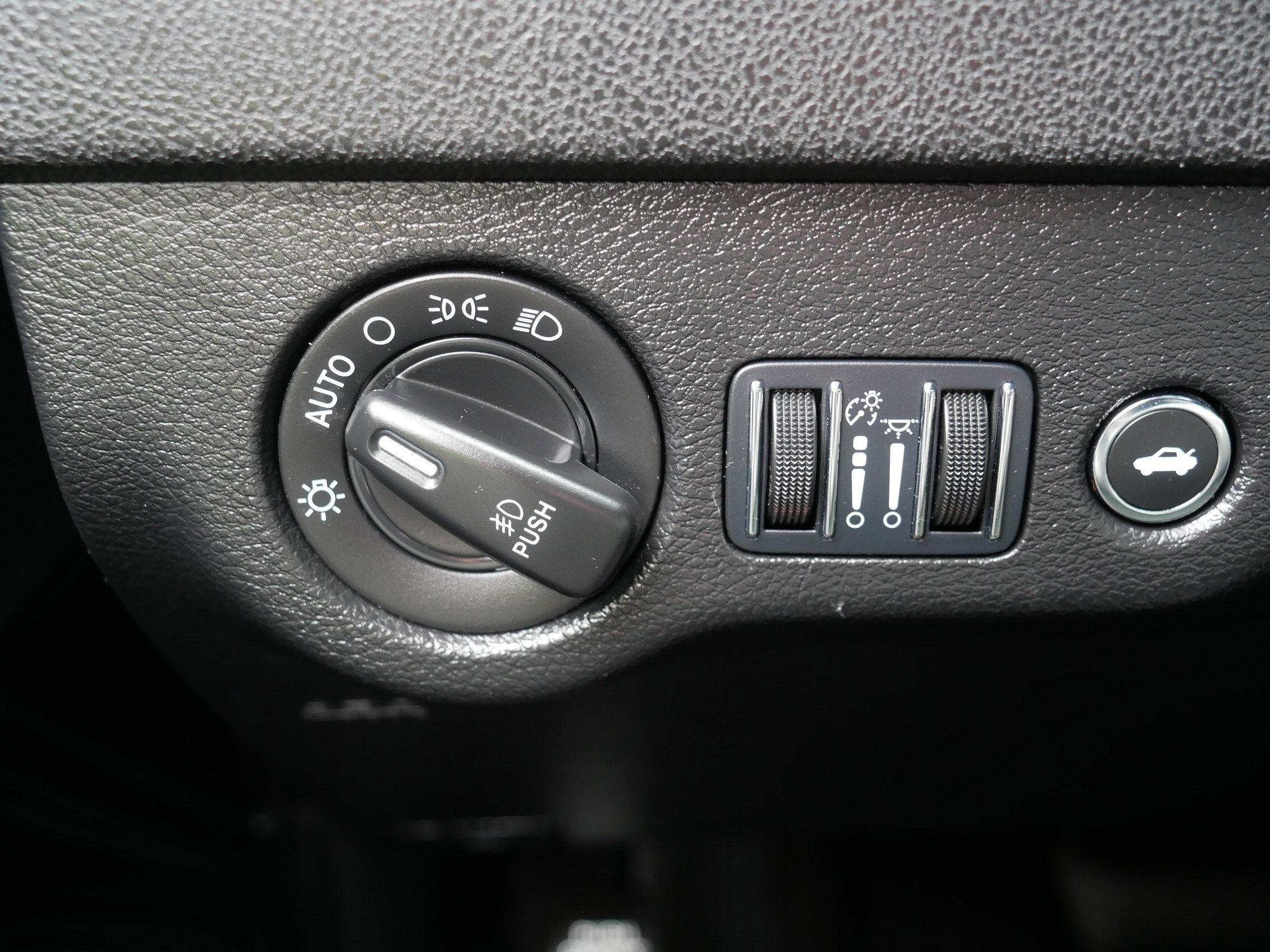 Used 2023 Dodge Charger SXT w/ Blacktop Package image 26