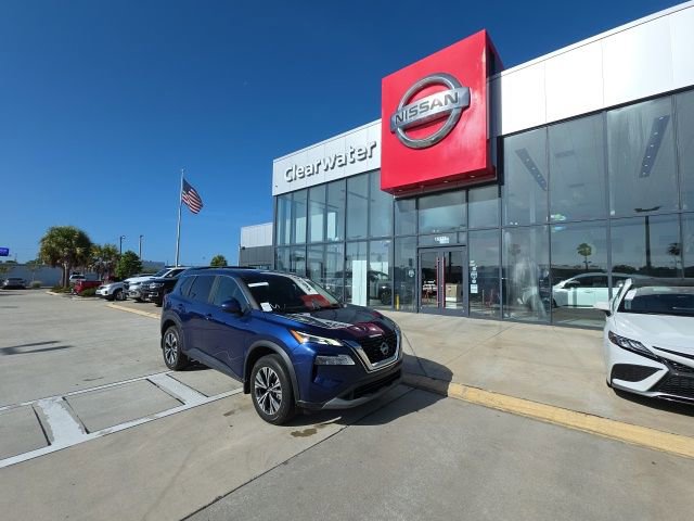 Used 2023 Nissan Rogue SV image 1