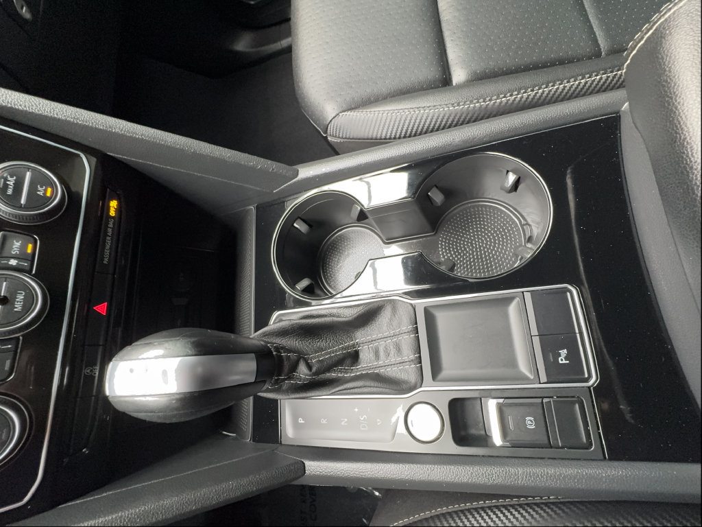 Used 2023 Volkswagen Atlas Cross Sport SE w/ Panoramic Sunroof Package FWD image 46