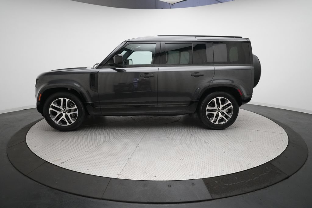 Used 2025 Land Rover Defender 110 X-Dynamic SE AWD/4WD image 23