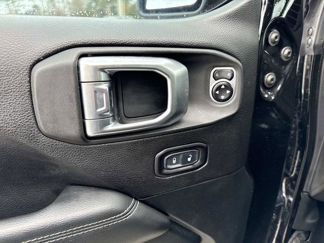 Used 2019 Jeep Wrangler Unlimited Sahara image 18