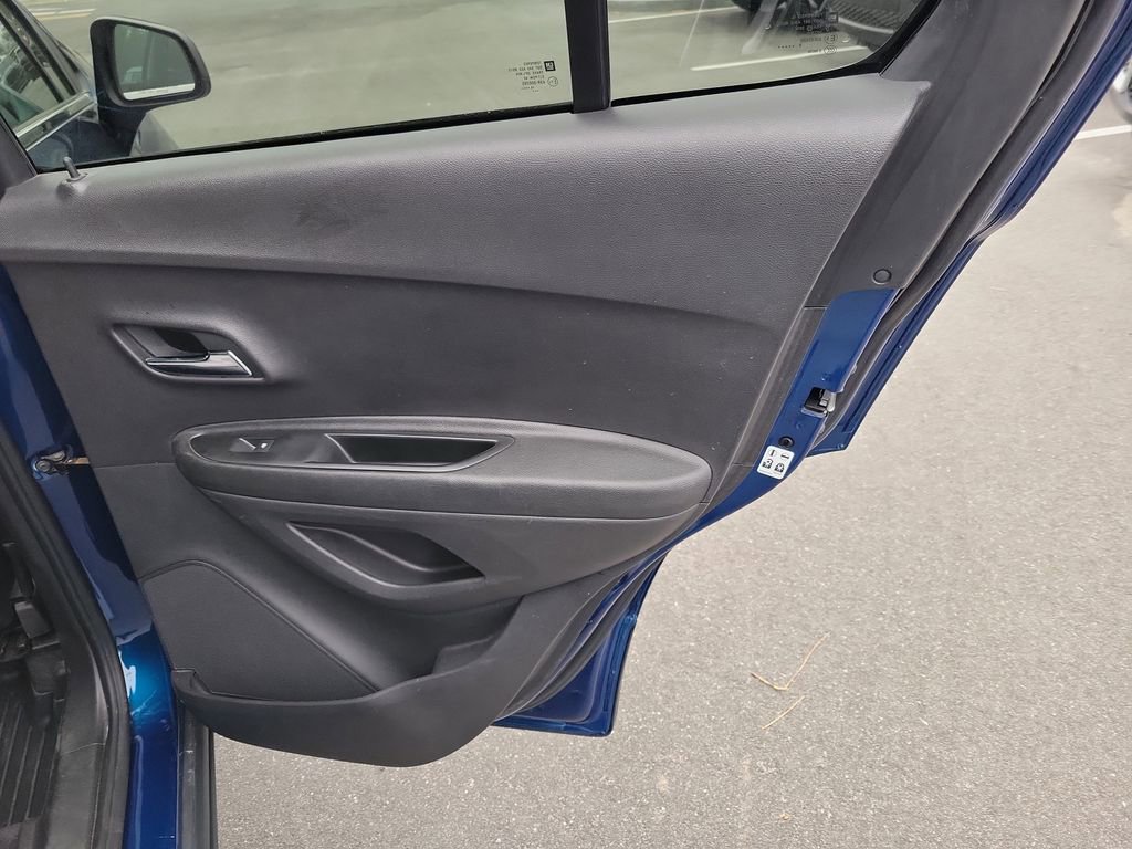 Used 2019 Chevrolet Trax LT w/ Driver Confidence Package image 33