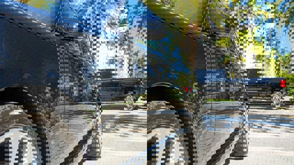 Used 2023 Land Rover Range Rover Long Wheelbase Autobiography image 7