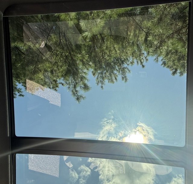 Used 2022 Volkswagen Tiguan SE R-Line image 7